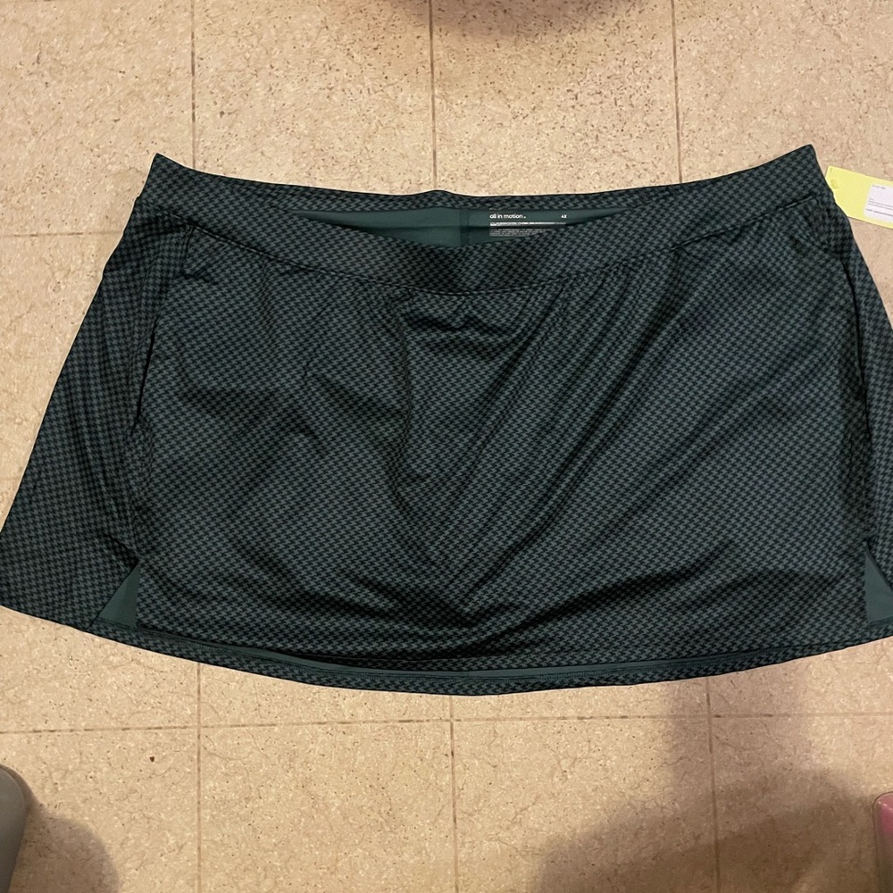 All In Motion dark green side pockets skort size 4X